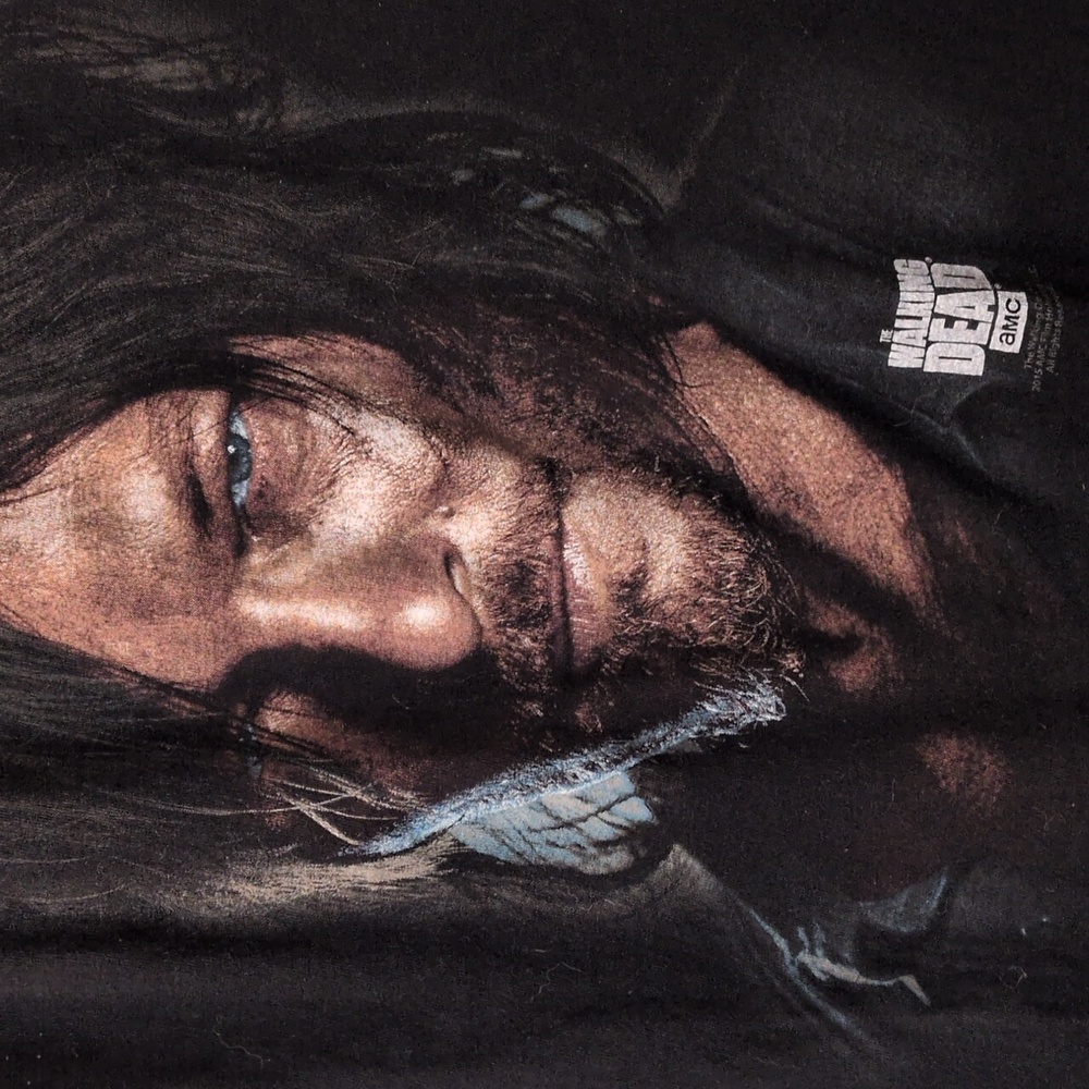 The Walking Dead Daryl Dixon V-Neck T-Shirt - Picture 6 of 7